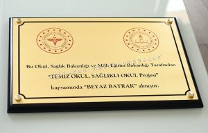 temzi okul beyaz bayrak tabela